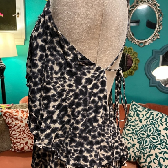 Leopard Print Open-back Top - Picture 3 of 5